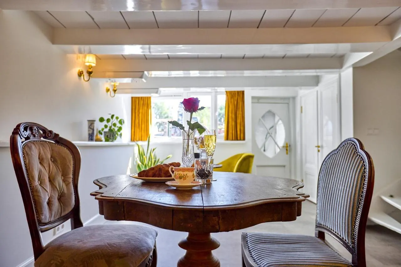 Studio Next To Skinny Bridge Near Rembrandtsquare Amsterdam
